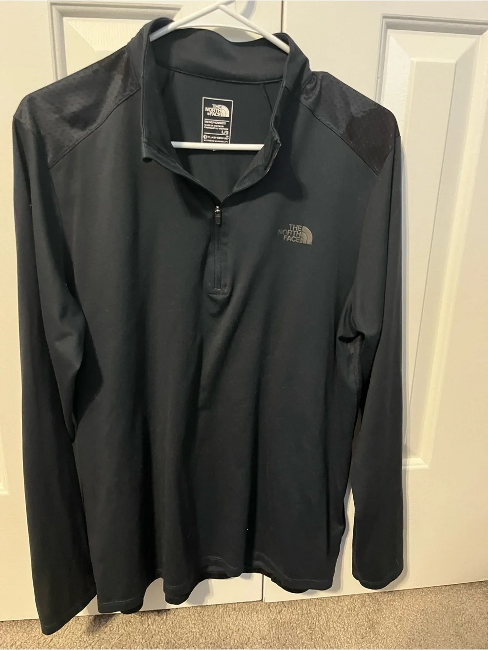 The North Face Men’s Large Long sleeve flash dry xd shirt lightweight 1/4 zip